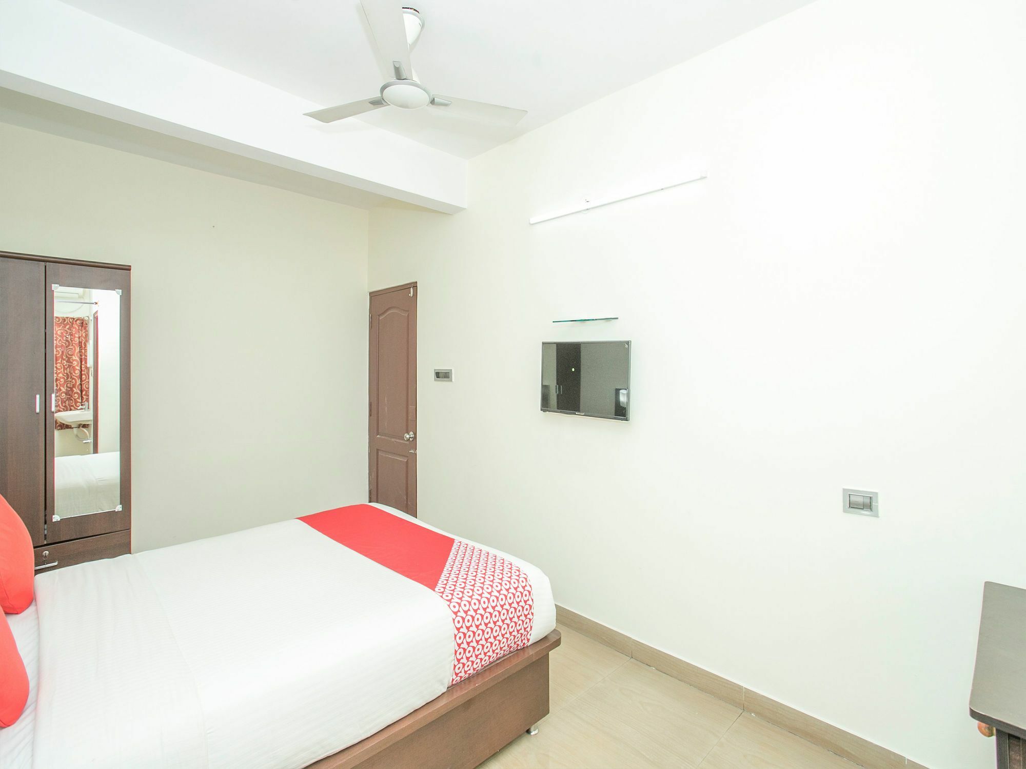 Oyo 13170 Victory Suites Bangalore Luaran gambar